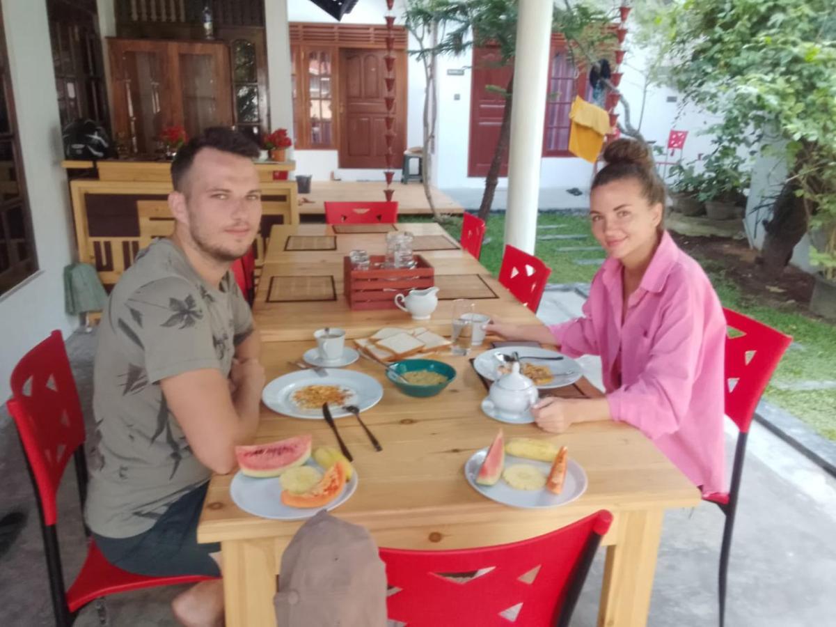 Rituale Guest House - Surf & Yoga Mirissa Eksteriør bilde