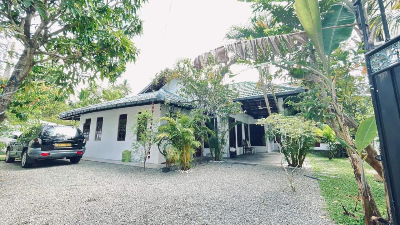 Rituale Guest House - Surf & Yoga Mirissa Eksteriør bilde