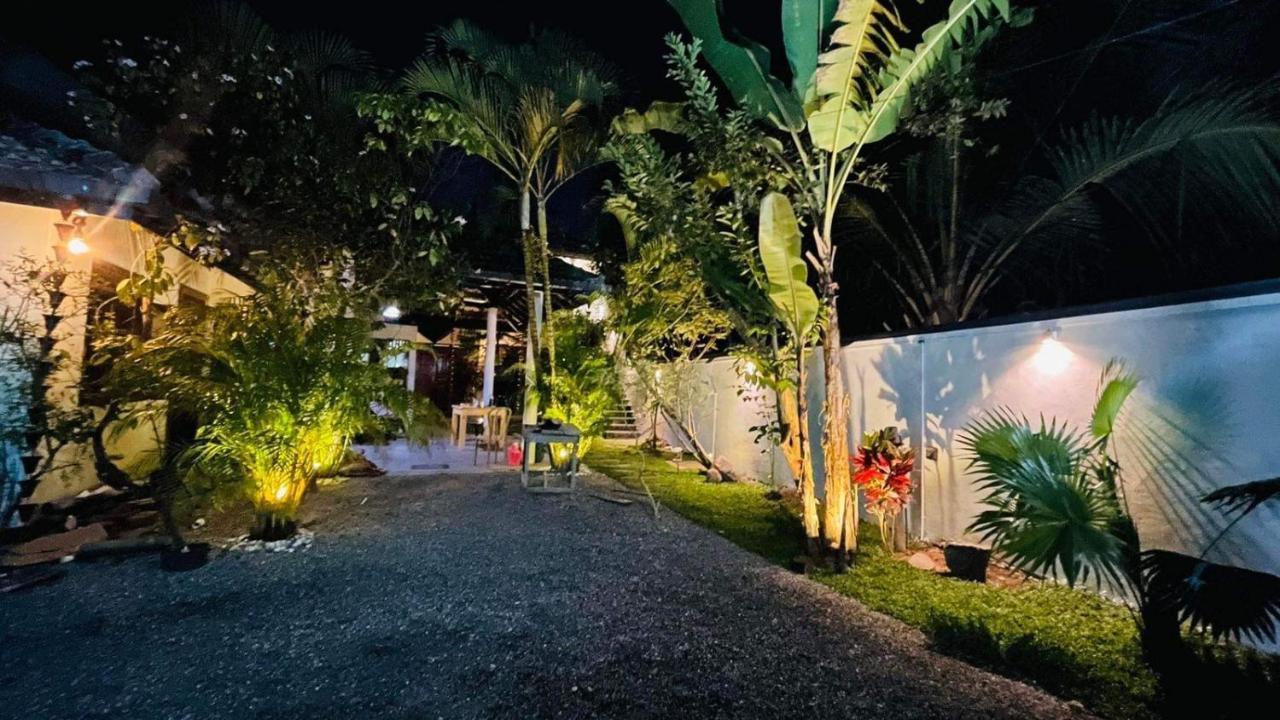 Rituale Guest House - Surf & Yoga Mirissa Eksteriør bilde