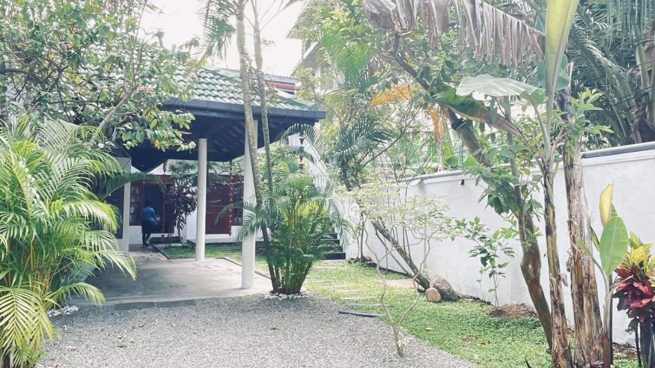 Rituale Guest House - Surf & Yoga Mirissa Eksteriør bilde