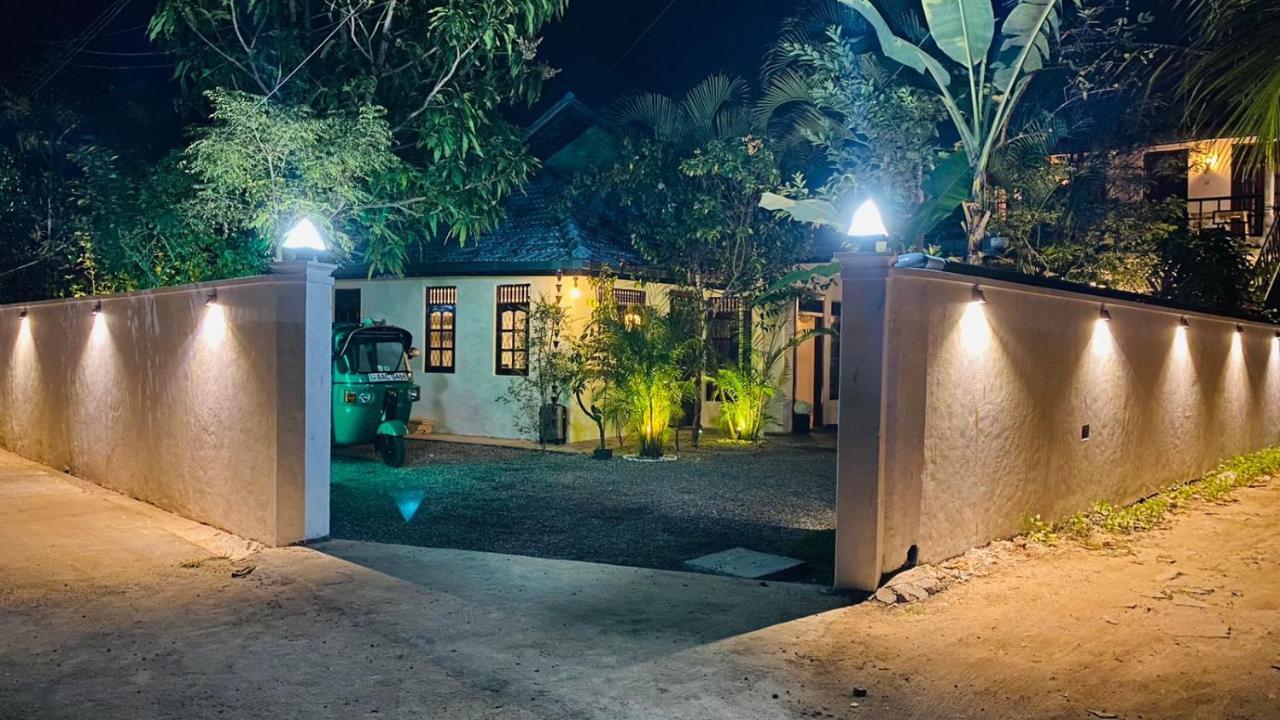 Rituale Guest House - Surf & Yoga Mirissa Eksteriør bilde