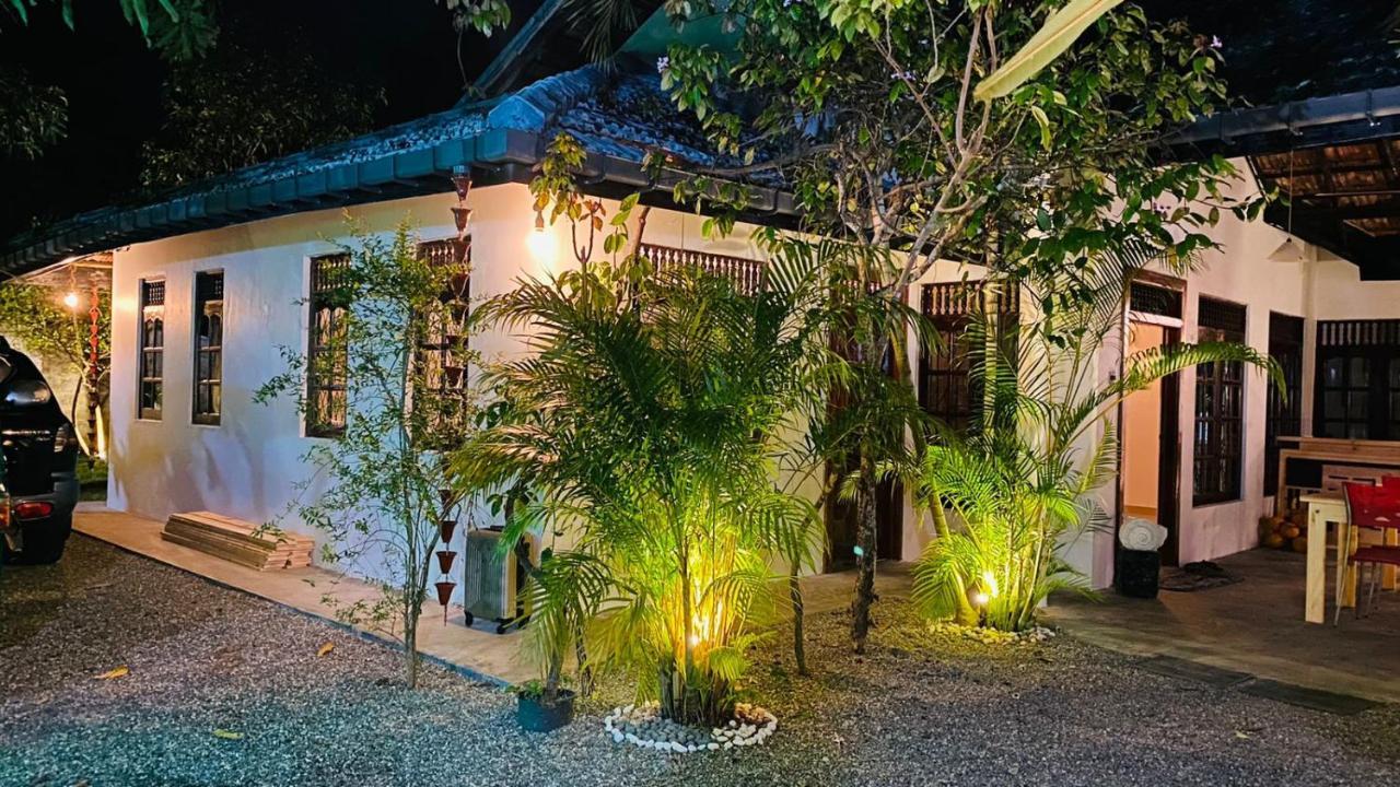 Rituale Guest House - Surf & Yoga Mirissa Eksteriør bilde