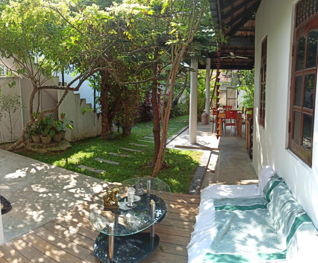 Rituale Guest House - Surf & Yoga Mirissa Eksteriør bilde