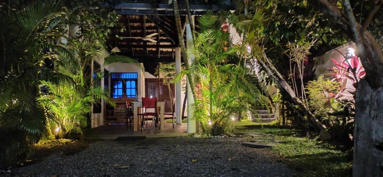 Rituale Guest House - Surf & Yoga Mirissa Eksteriør bilde