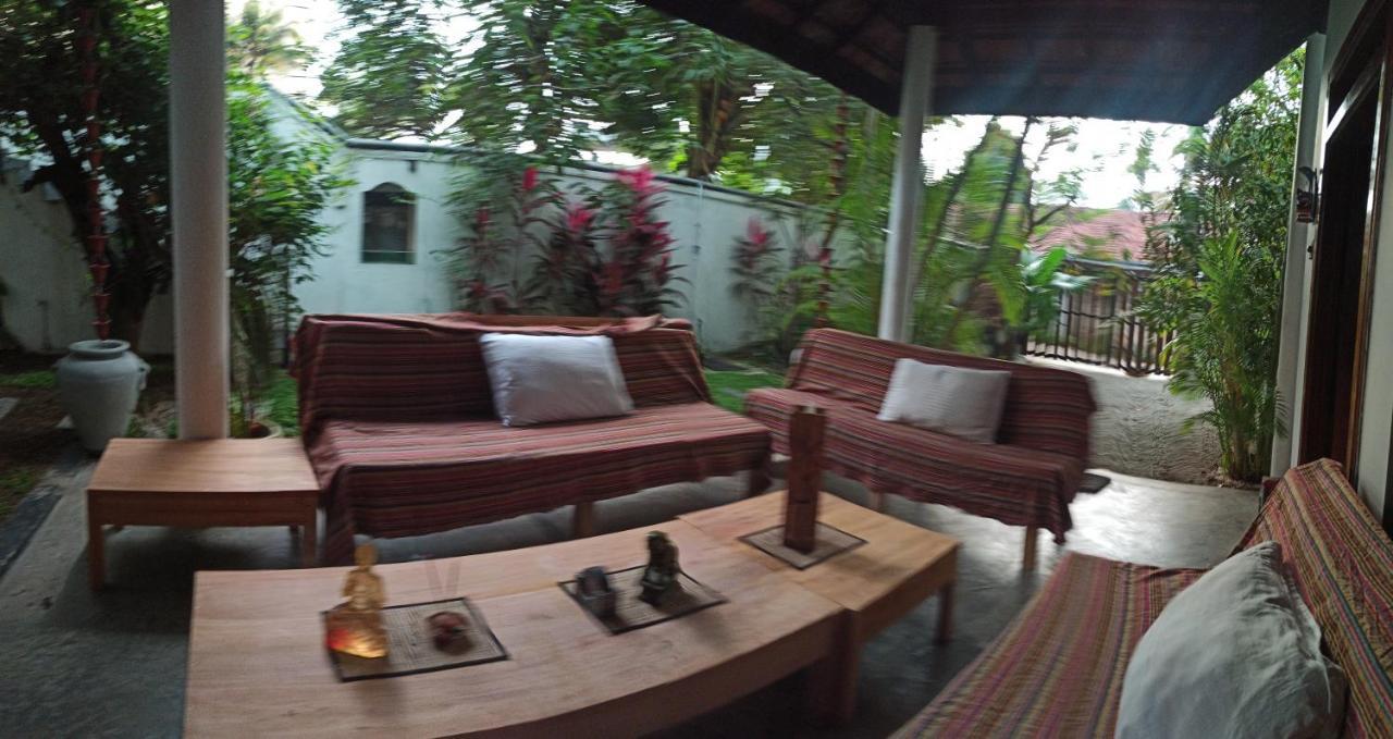 Rituale Guest House - Surf & Yoga Mirissa Eksteriør bilde