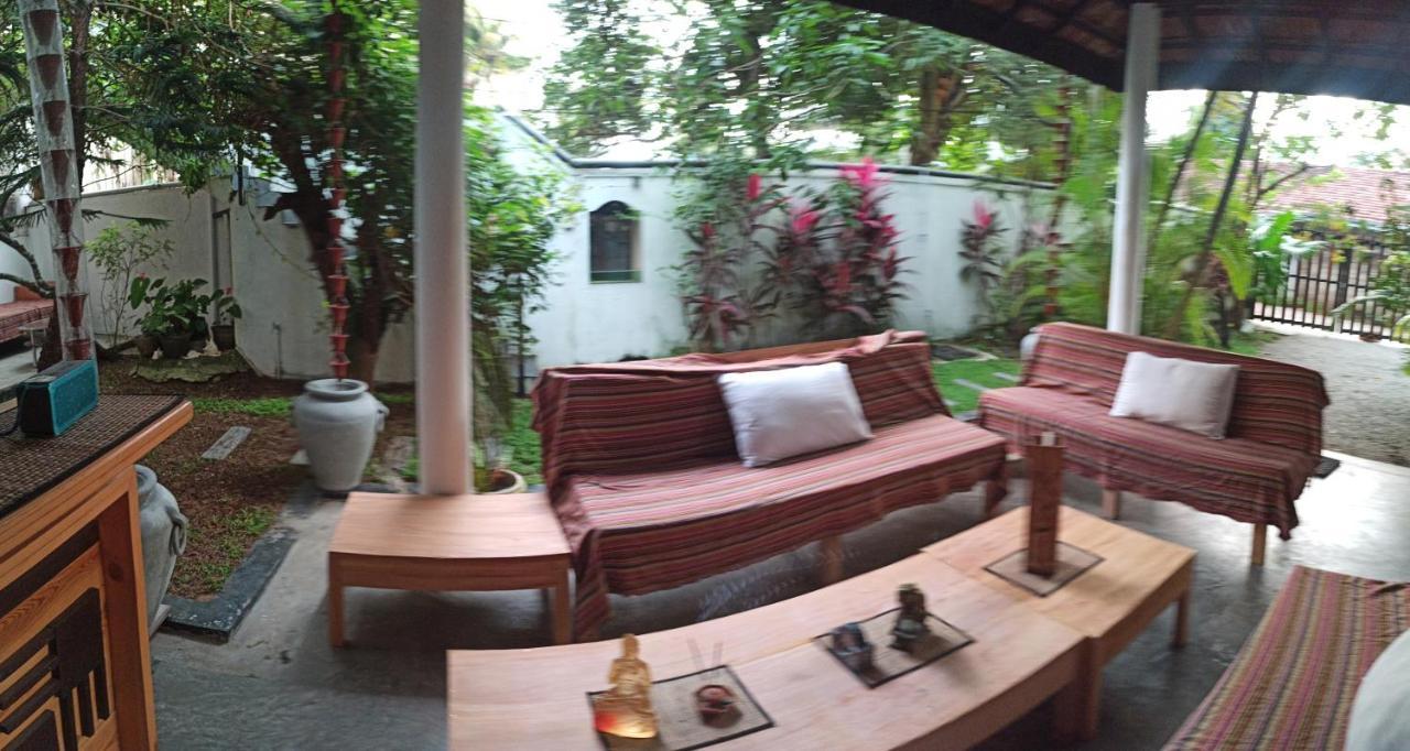 Rituale Guest House - Surf & Yoga Mirissa Eksteriør bilde