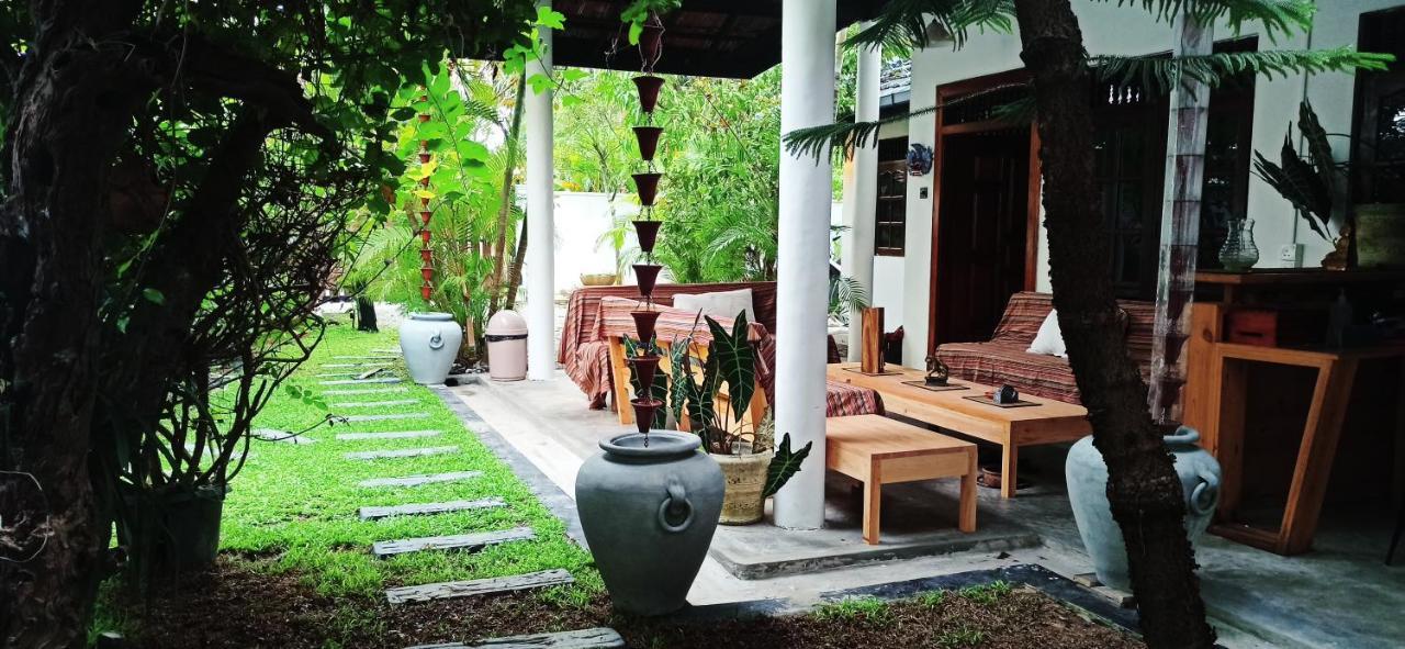 Rituale Guest House - Surf & Yoga Mirissa Eksteriør bilde