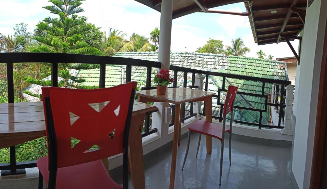 Rituale Guest House - Surf & Yoga Mirissa Eksteriør bilde