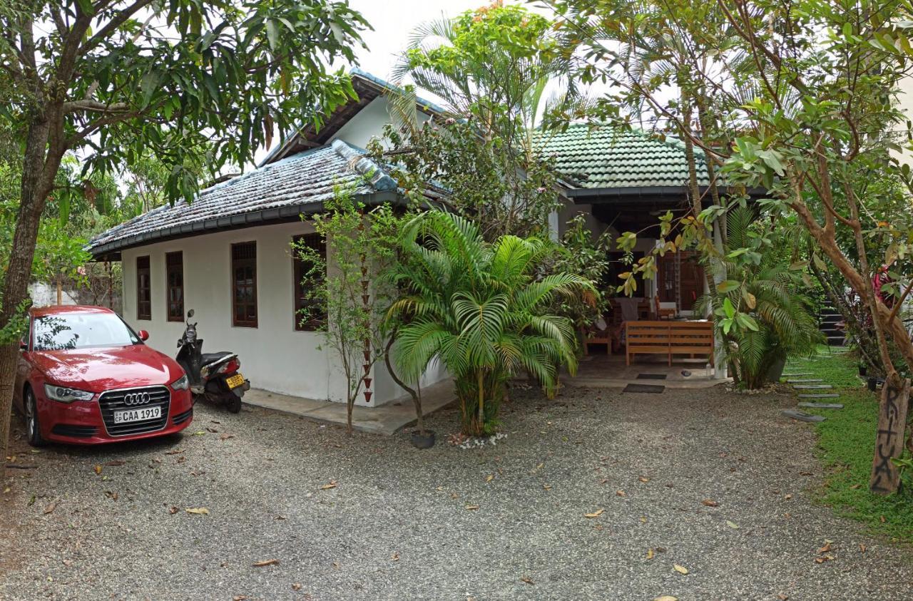 Rituale Guest House - Surf & Yoga Mirissa Eksteriør bilde